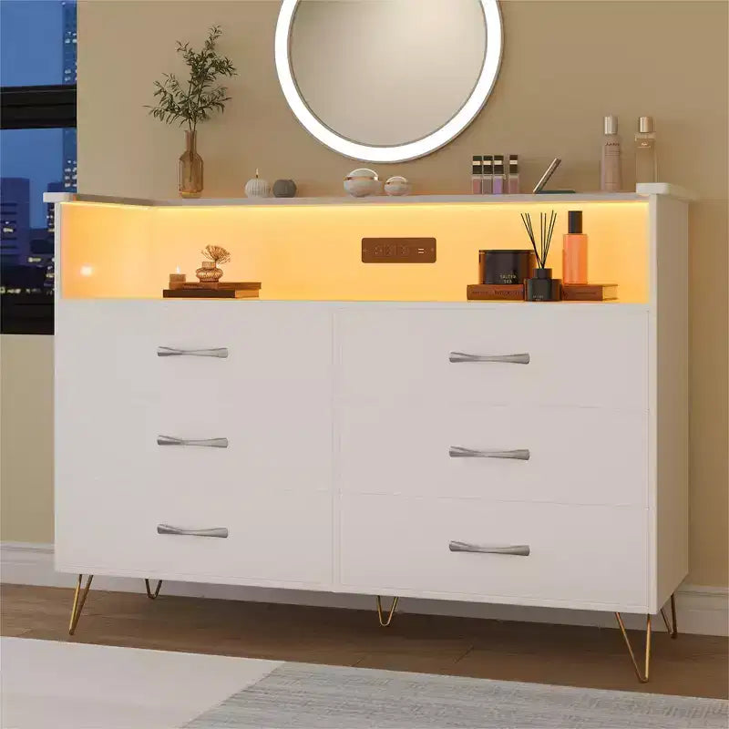 Coiffeuse de chambre avec éclairage LED et station de recharge, dotée de 6 tiroirs en bois et de 2 étagères, adaptée aux salons et aux entrées.