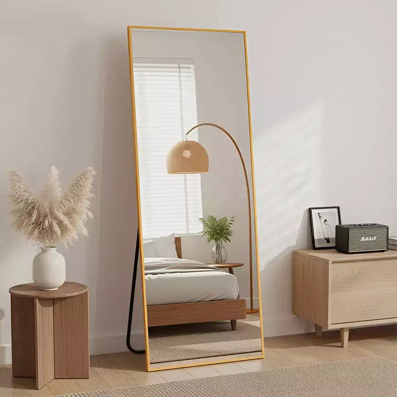 Miroir pleine longueur MAYEERTY en aluminium 57x20in, Or, Angle droit, Verre trempé, Avec support
