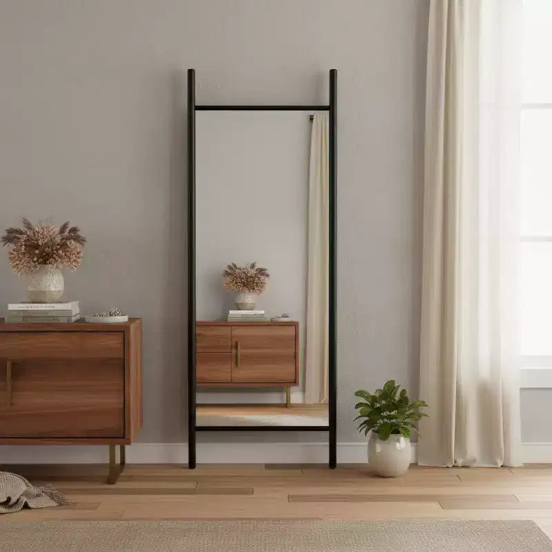 Miroir psyché en bois noir HomeRoots 63, avec cadre en échelle inclinée