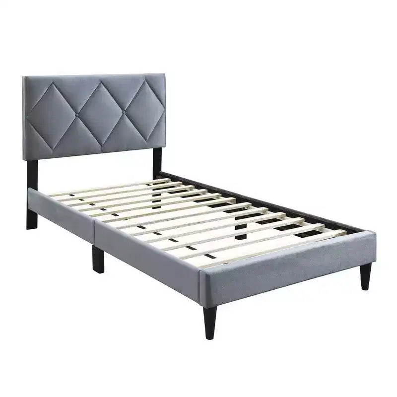 Lit Grand Format Royal Hampton, capitonnage en velours gris, surpiqûres losanges