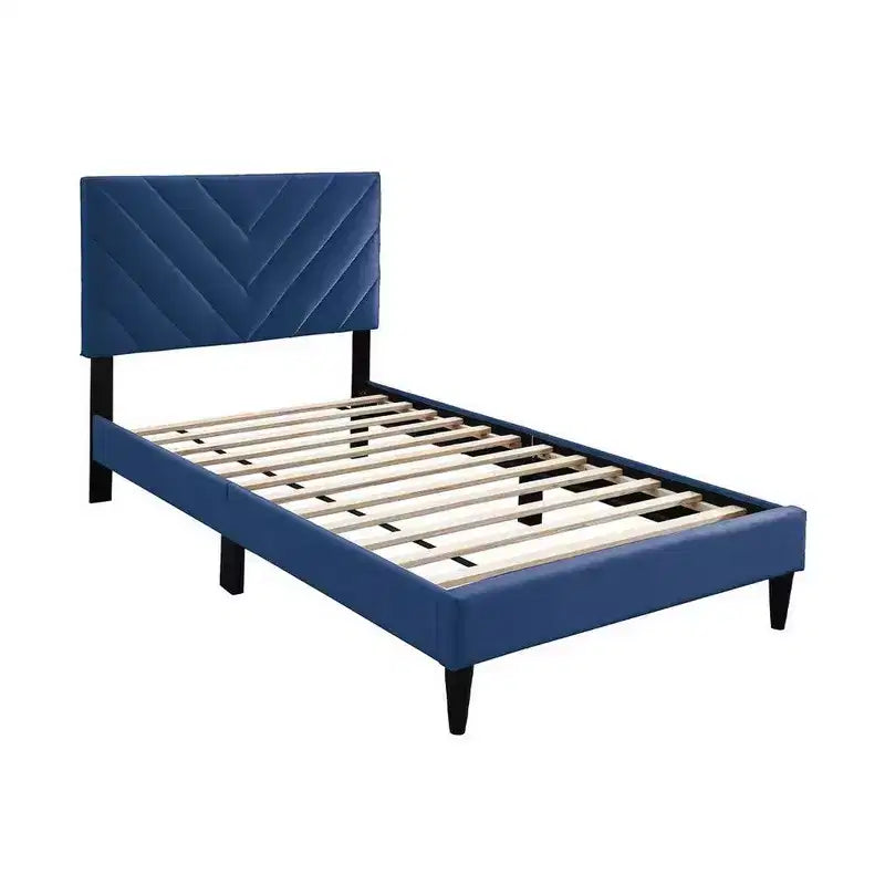 Lit double Royal Hampton, revêtement en velours bleu marine capitonné, surpiqûres chevrons