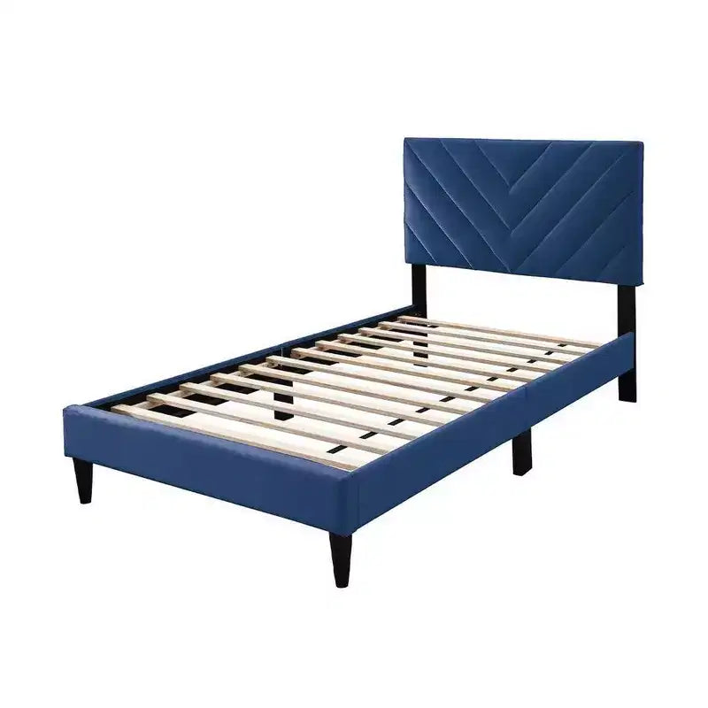 Lit double Royal Hampton, revêtement en velours bleu marine capitonné, surpiqûres chevrons