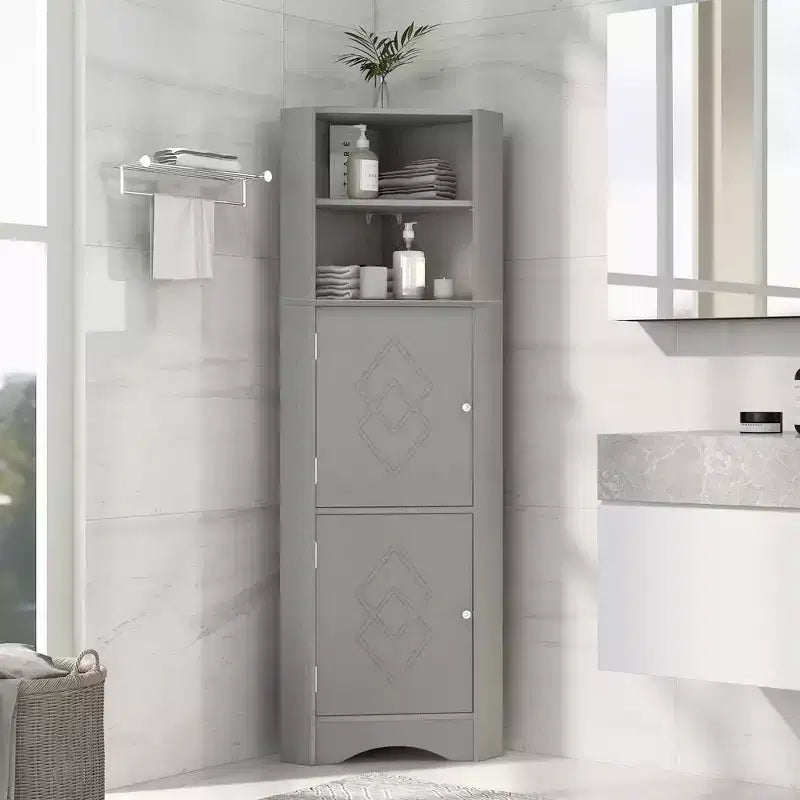 Meuble de rangement d'angle autoportant Okak 61 pouces, meuble de rangement de salle de bain haut avec étagères ouvertes et portes