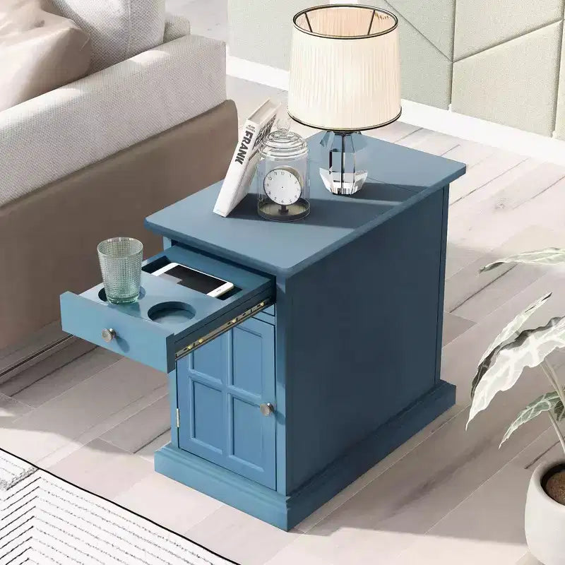 Table d'appoint classique vintage avec ports USB et 1 tiroir avec porte-gobelets, table de chevet étroite pour salon et chambre à coucher