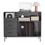 Meuble tourne-disque écologique VIYET 35 avec couvercle à charnière, console média en MDF noir et métal avec multiprise 2 prises et rangement anti-poussière