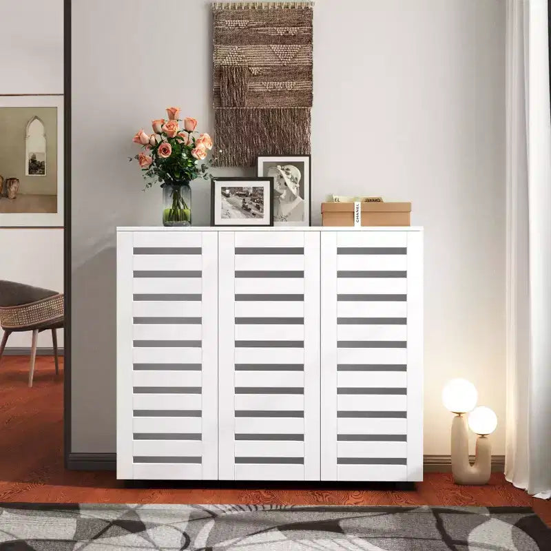 TUYOHW Armoire à chaussures en bois à 5 niveaux avec étagères réglables, range-chaussures à portes persiennes, organisateur de chaussures multi-scènes pour les espaces de vie de la maison
