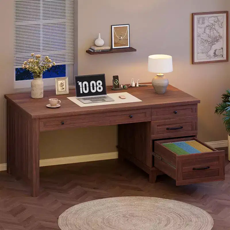 Bureau de direction avec tiroirs, bureau d'ordinateur de style rustique avec station de charge, bureau d'ordinateur en bois de 136 cm avec rangement pour dossiers