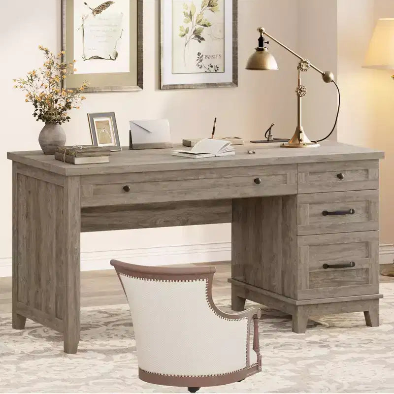 Bureau de direction avec tiroirs, bureau d'ordinateur de style rustique avec station de charge, bureau d'ordinateur en bois de 136 cm avec rangement pour dossiers