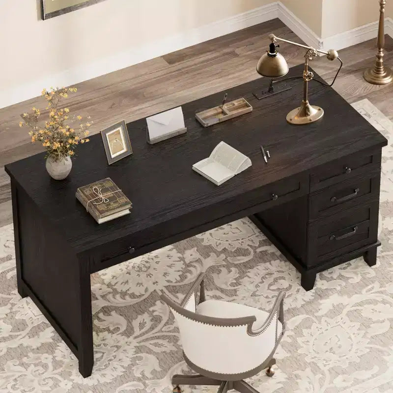 Bureau de direction avec tiroirs, bureau d'ordinateur de style rustique avec station de charge, bureau d'ordinateur en bois de 136 cm avec rangement pour dossiers