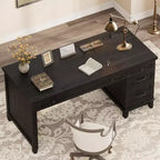 Bureau de direction avec tiroirs, bureau d'ordinateur de style rustique avec station de charge, bureau d'ordinateur en bois de 136 cm avec rangement pour dossiers