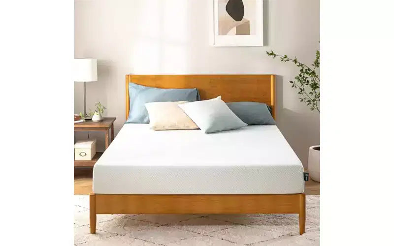 Matelas en mousse à mémoire de forme Zinus 8" Queen au thé vert, sans fibre de verre, fermeté moyenne, soulagement de la pression zoné, mousses et tissus certifiés sûrs.