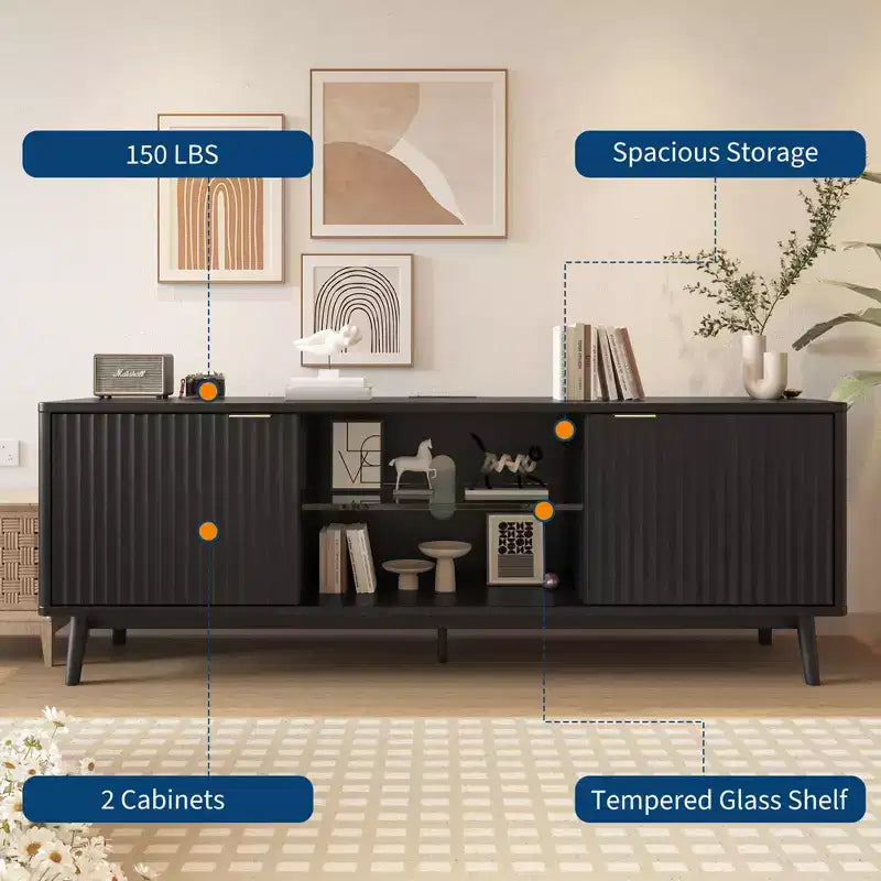Meuble TV noir moderne de 63 pouces avec prises de courant, étagère réglable, console de centre de divertissement spacieuse pour salon ou chambre à coucher