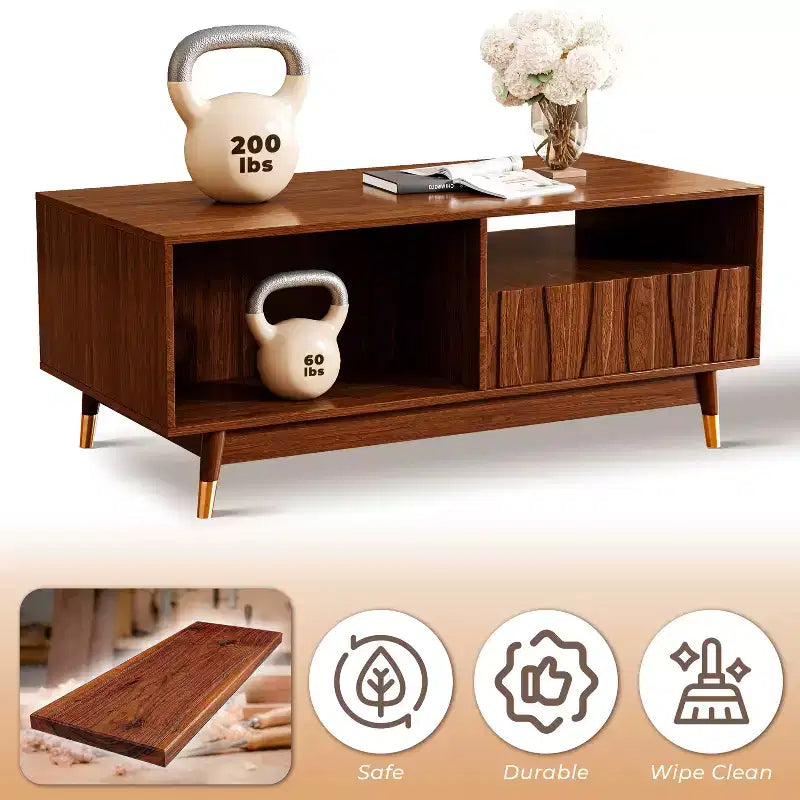 Table basse en noyer de 120 cm avec rangement et étagère ouverte, style moderne du milieu du siècle, détails en métal doré, pour salon, de ATJafurn