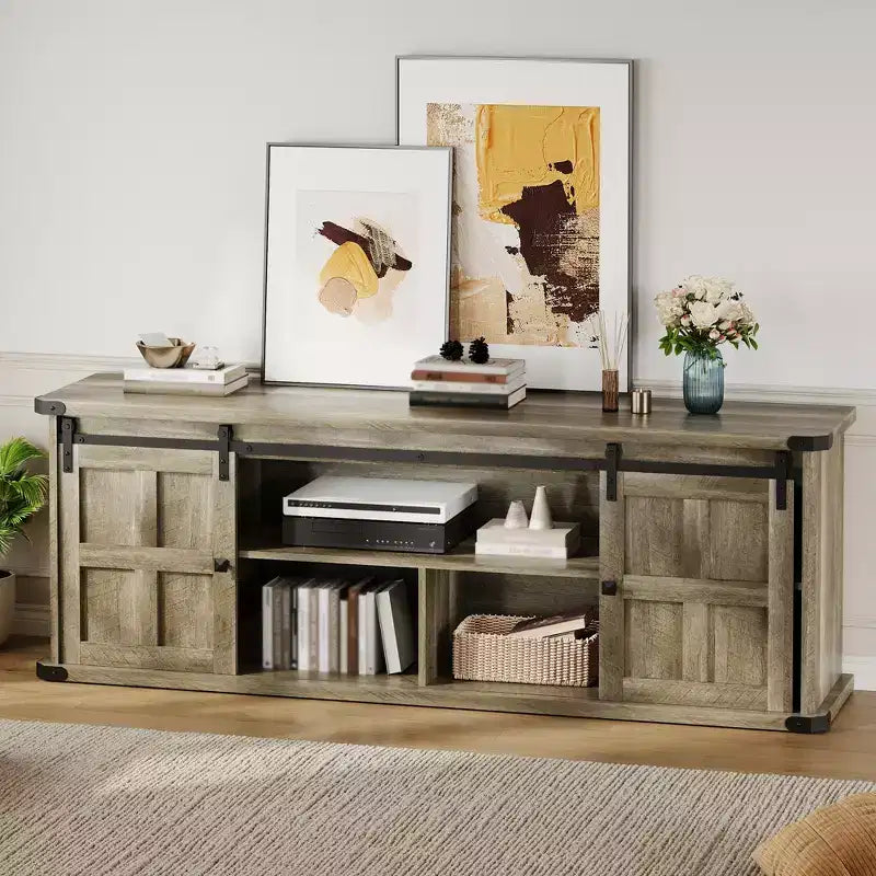 Meuble TV de ferme pour téléviseurs de 75 pouces avec prise de courant, long meuble de rangement avec portes coulissantes de grange pour salon, chambre, noir et blanc