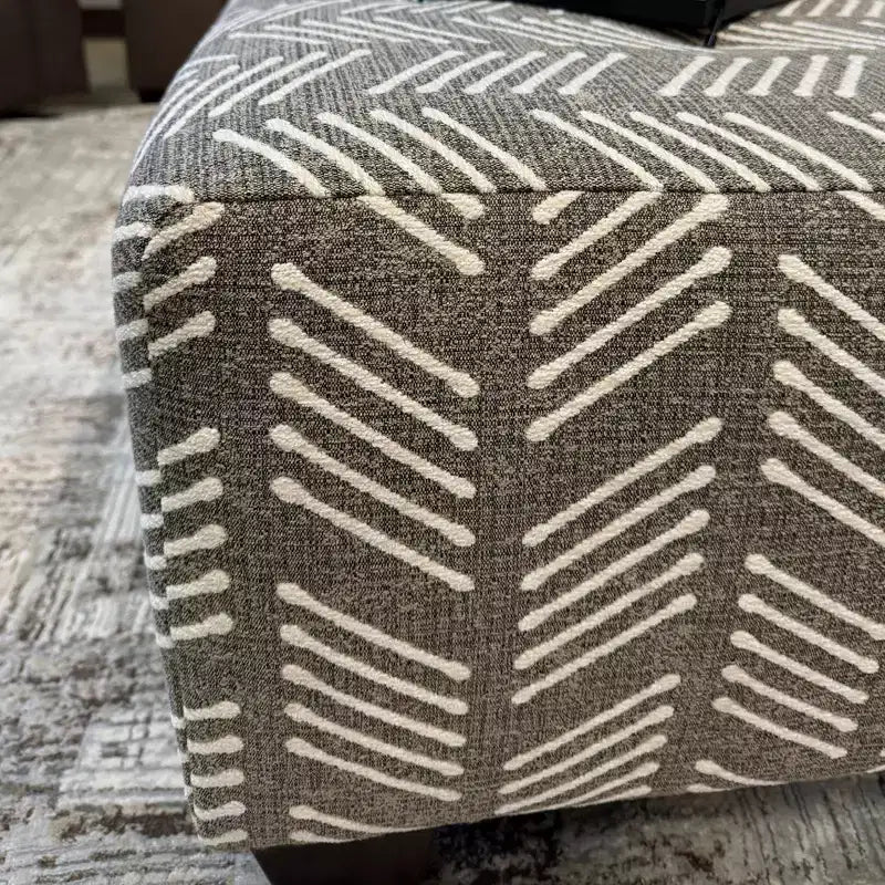 Roundhill Furniture Marvella, pouf de salon, revêtement en tissu à chevrons