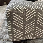 Roundhill Furniture Marvella, pouf de salon, revêtement en tissu à chevrons