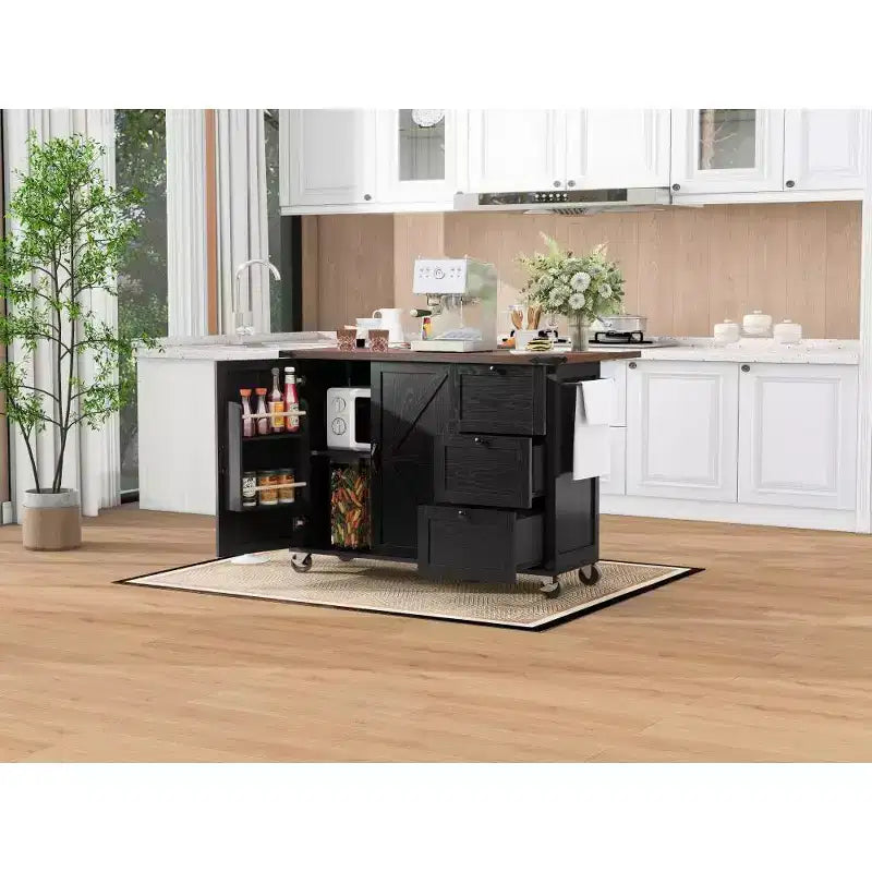 Îlot de cuisine de ferme de 54,5 po avec prise de courant, desserte de cuisine roulante avec étagère de rangement interne, abattant, porte-épices