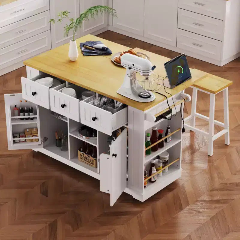 Îlot de cuisine de ferme de 54,5 po avec prise de courant, desserte de cuisine roulante avec étagère de rangement interne, abattant, porte-épices