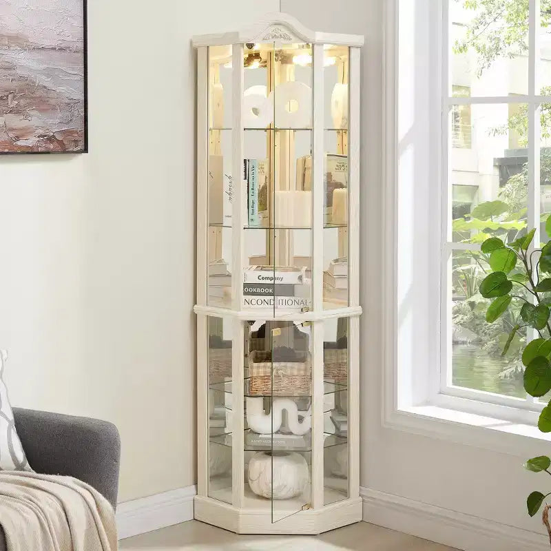 Vitrine d'angle en verre avec lumière, décorations sculptées et étagères réglables pour bar ou vin