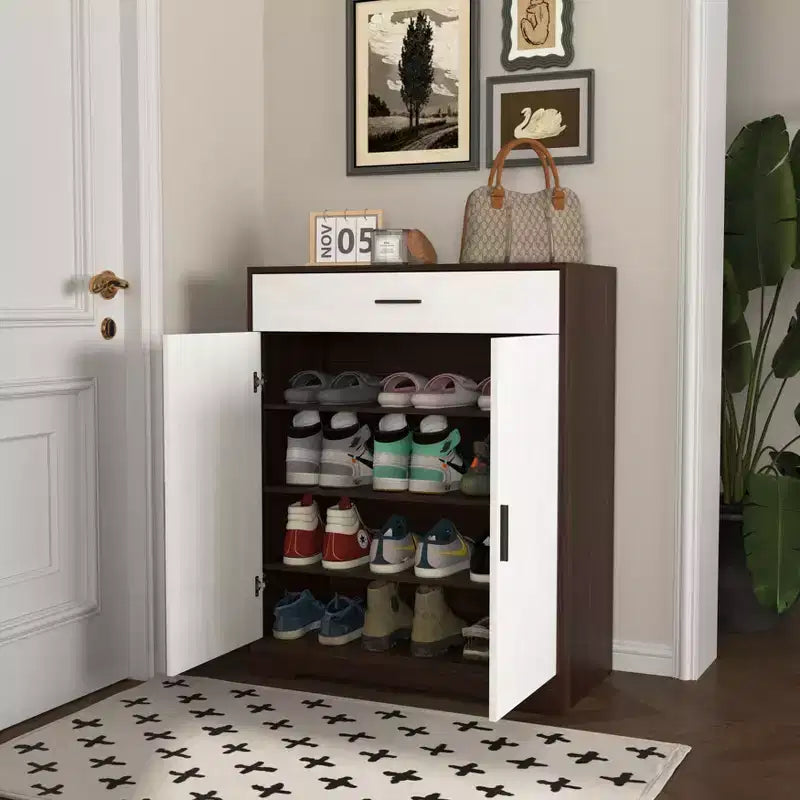 JVNOXK Meuble à chaussures en bois à quatre niveaux, autoportant, avec un tiroir, des portes de placard blanches et des étagères réglables. Idéal pour les entrées. Noyer