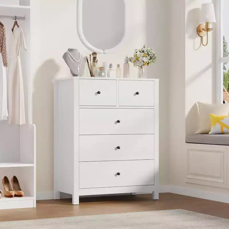 Commode à 5 tiroirs en bois avec finition naturelle, meuble de rangement moderne pour chambre à coucher, chambre d'enfant et couloir