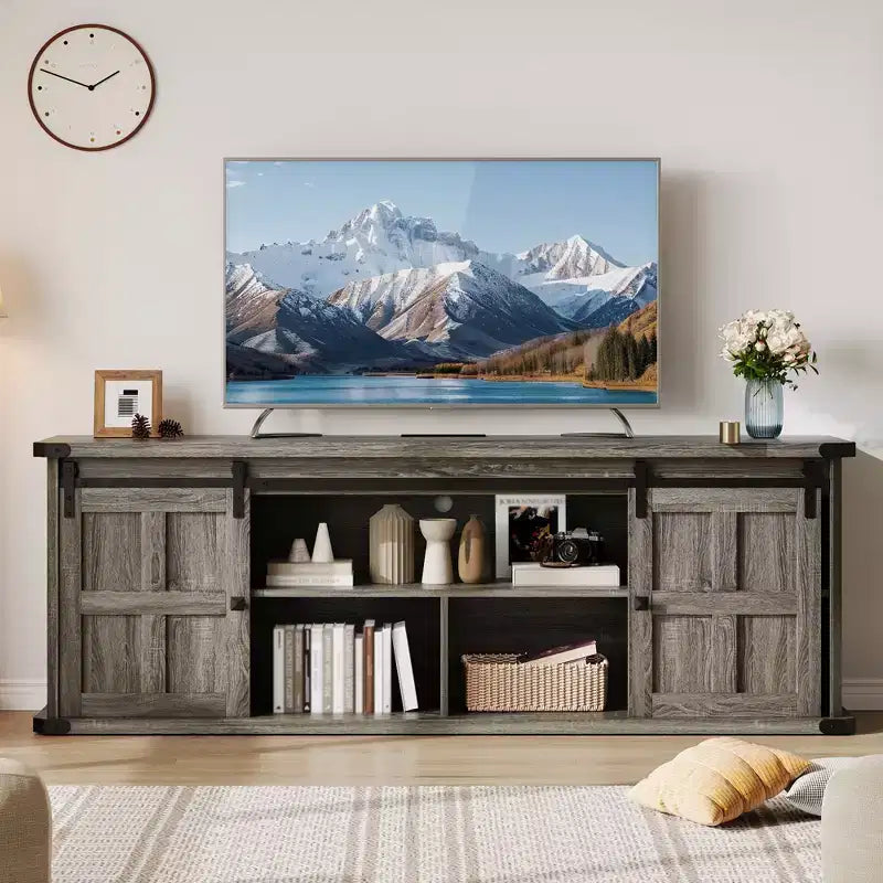 Meuble TV de ferme de 70 pouces pour téléviseurs de 80/75/70 pouces, avec armoires de rangement et porte coulissante style grange, meuble TV rustique pour salon, console multimédia