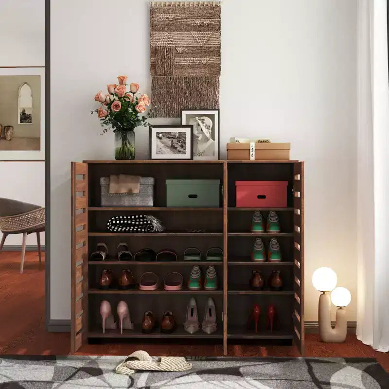 JVNOXK Étagère à chaussures réglable à 5 niveaux avec portes à persiennes, meuble de rangement à chaussures en bois adapté aux entrées, dressings et salons