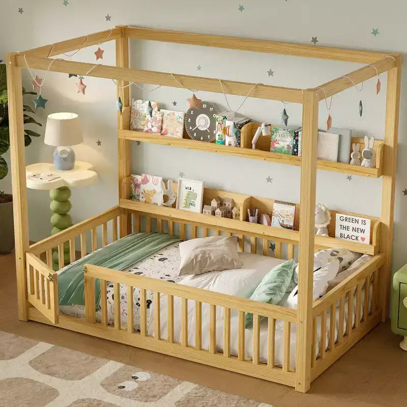 Lit à baldaquin double/grand format avec étagères et barrières de sécurité, lit au sol en bois avec porte pour enfants