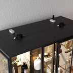 Vitrine en verre Famapy Oversize : 190 cm de haut, projecteurs intégrés + portes coulissantes en verre. Organiseur spacieux pour les objets de collection, les maquettes, les figurines.