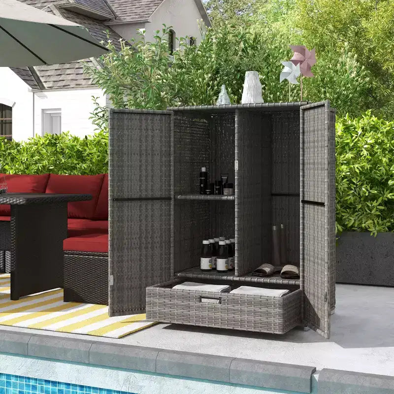 Armoire de rangement extérieure avec étagères, armoire de rangement de serviettes de piscine en rotin avec étagère amovible et tiroir, gris foncé