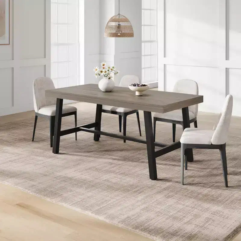 Table à manger industrielle rustique pour 4-6 personnes. Plateau rectangulaire de 160 cm avec pieds en métal robustes. Durable et facile à assembler. Cuisine.