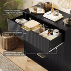 Commode, 32 po de large, commode moderne cannelée avec poignées en métal, organisateur de rangement pour vêtements à 4 tiroirs