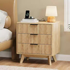 Lot de 2 tables de chevet cannelées de 61 cm, table de chevet large en bois naturel avec station de recharge, 3 grands tiroirs de rangement et poignée en métal pour chambre et salon