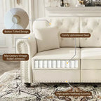 Causeuse Eloise 63 de GDFStudio en velours capitonné style Chesterfield avec garniture cloutée et accoudoirs roulés