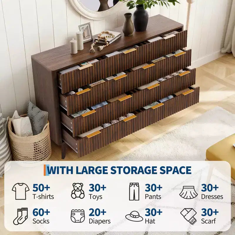 Commode moderne cannelée à 9 tiroirs de 137 cm, en bois avec poignées en métal et profil incurvé, élégant meuble TV pour chambre, salon, entrée
