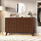 Commode moderne cannelée à 9 tiroirs de 137 cm, en bois avec poignées en métal et profil incurvé, élégant meuble TV pour chambre, salon, entrée