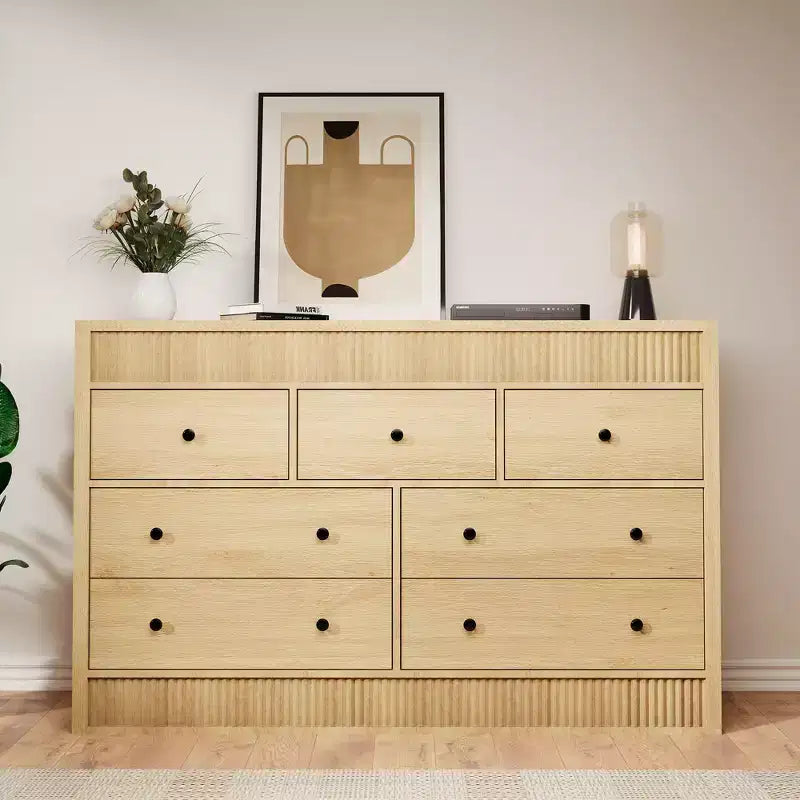 Commode en bois à 7 tiroirs de 137 cm de large, avec façades cannelées, organisateur de rangement pour chambre, salon, couloir et entrée