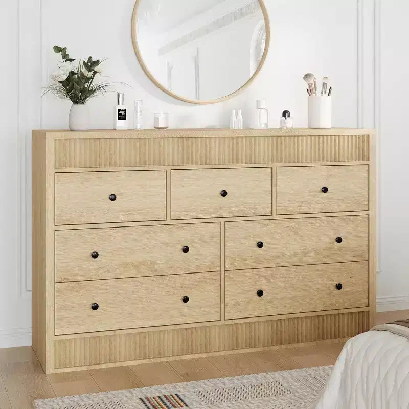 Commode en bois à 7 tiroirs de 137 cm de large, avec façades cannelées, organisateur de rangement pour chambre, salon, couloir et entrée