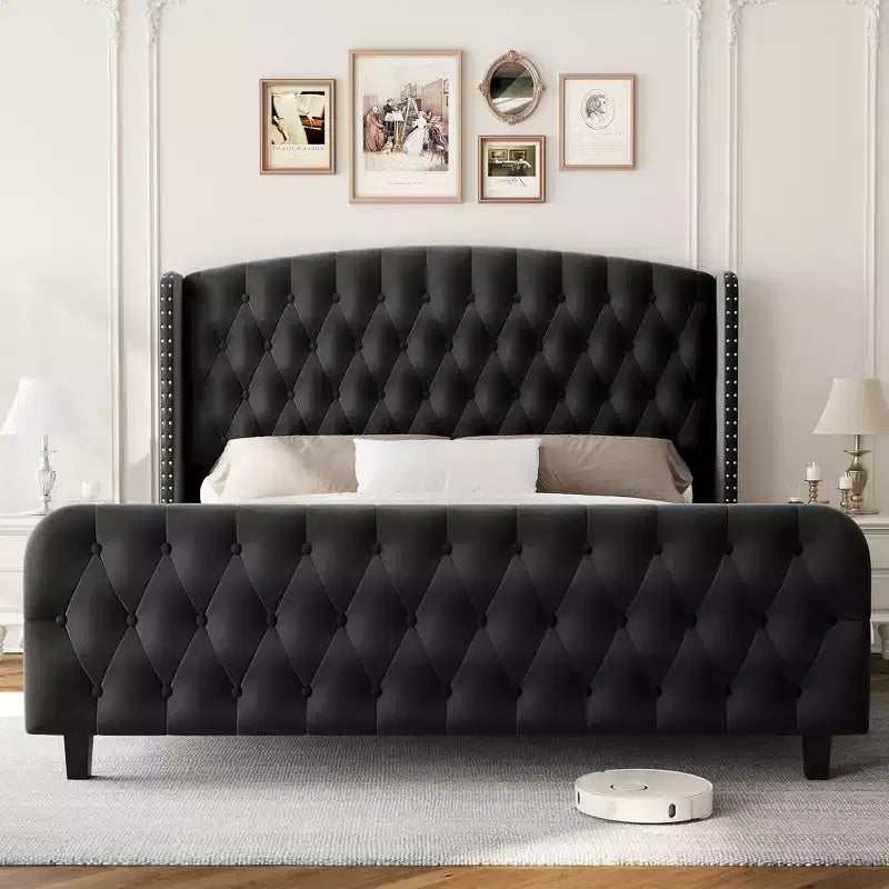 Cadre de lit plateforme avec tête et pied de lit hauts de 130 cm en daim capitonné profond et à oreilles, garniture cloutée, lattes en bois robustes, silencieux, pas besoin de sommier tapissier