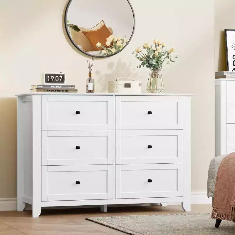 Commode en bois moderne blanche à 6 tiroirs, grande commode avec tiroirs profonds et poignées métalliques pour chambre à coucher, entrée et couloir