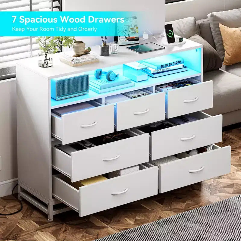 Commode à 7 tiroirs, Commode en bois avec lumières LED et station de charge, Commode avec grande capacité de rangement pour chambre, salon, couloir