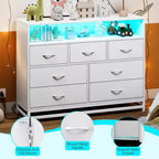 Commode à 7 tiroirs, Commode en bois avec lumières LED et station de charge, Commode avec grande capacité de rangement pour chambre, salon, couloir