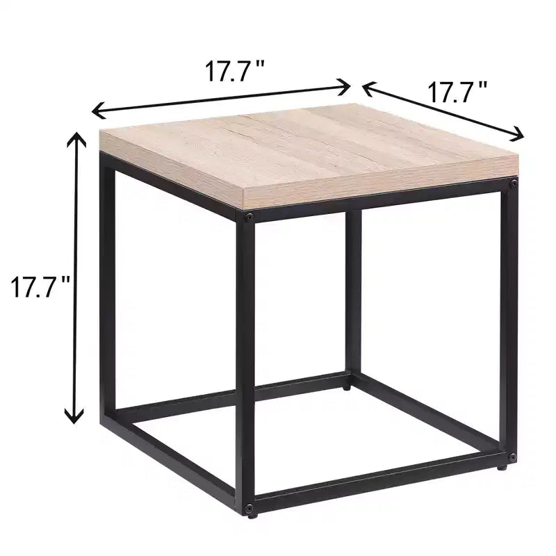 Conçue à la fois pour le style et la fonction, cette petite table d'appoint carrée en bois et métal avec rangement, pour le salon.