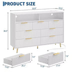 Commode à 7 tiroirs cannelés de 137 cm de large, commode moderne avec lumières LED et station de charge, poignées dorées, rangement à étagères ouvertes