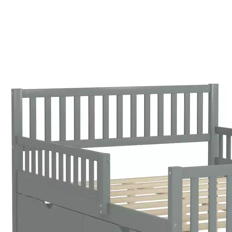 Lit plateforme entièrement en bois avec barrières de sécurité et 2 tiroirs de rangement, gris