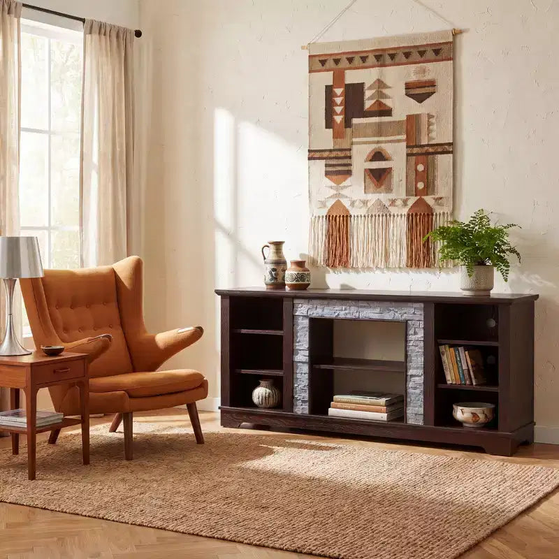 Meuble TV JVNOXK avec contour en fausse pierre empilée, console de divertissement moderne avec espace de rangement ouvert, couleur cerisier