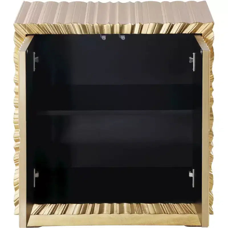 Table d'appoint Meridian Furniture Golda dorée