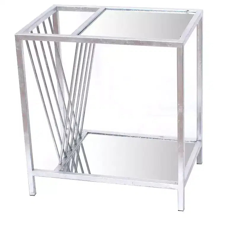 Table d'appoint HomeRoots 24 en verre miroir et fer avec étagère, coloris argent