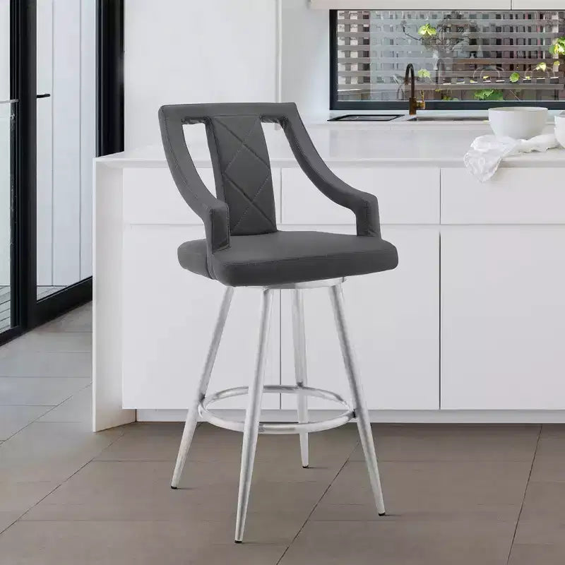 Tabouret de bar 26 po Maxen, hauteur comptoir, en similicuir gris et acier inoxydable brossé - Armen Living : Pivotant, repose-pieds, design moderne