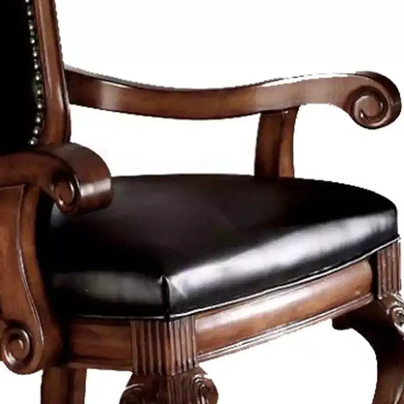 Chaise de salle à manger 28" Chateau De Ville en similicuir noir et finition cerisier - Acme Furniture : pieds Queen Anne, sculptures coquilles
